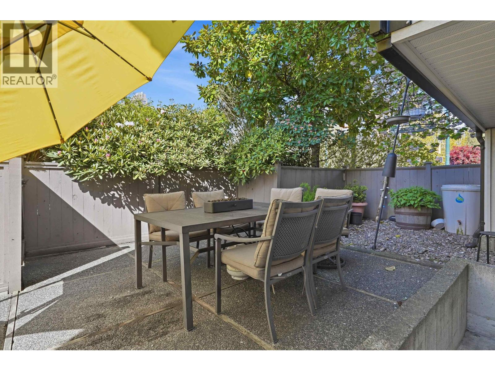 1 1606 W 10th Avenue, Vancouver, British Columbia  V6J 2A1 - Photo 1 - R3116869