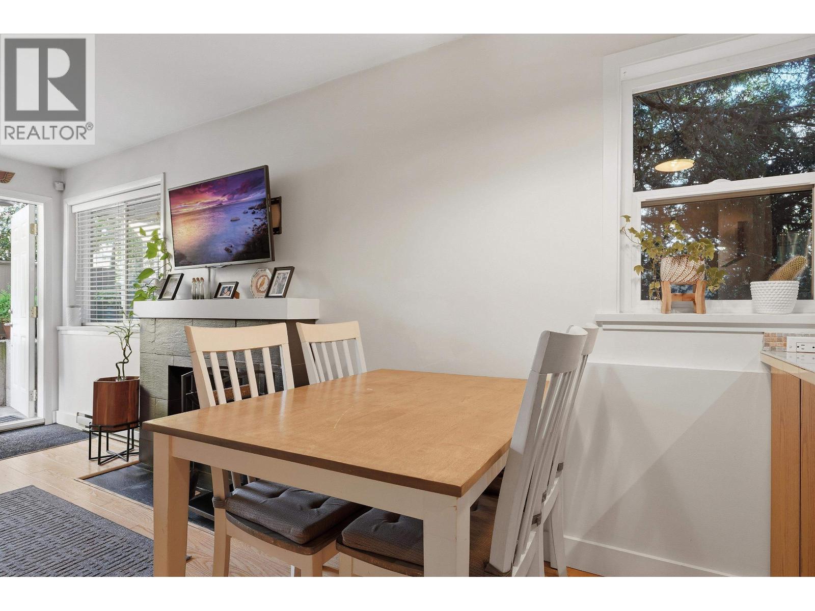 1 1606 W 10th Avenue, Vancouver, British Columbia  V6J 2A1 - Photo 10 - R3116869