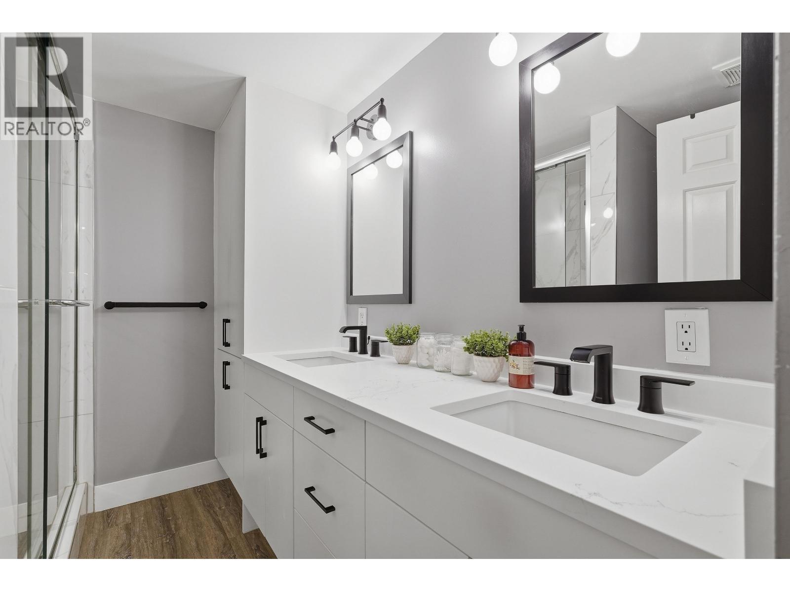 1 1606 W 10th Avenue, Vancouver, British Columbia  V6J 2A1 - Photo 14 - R3116869