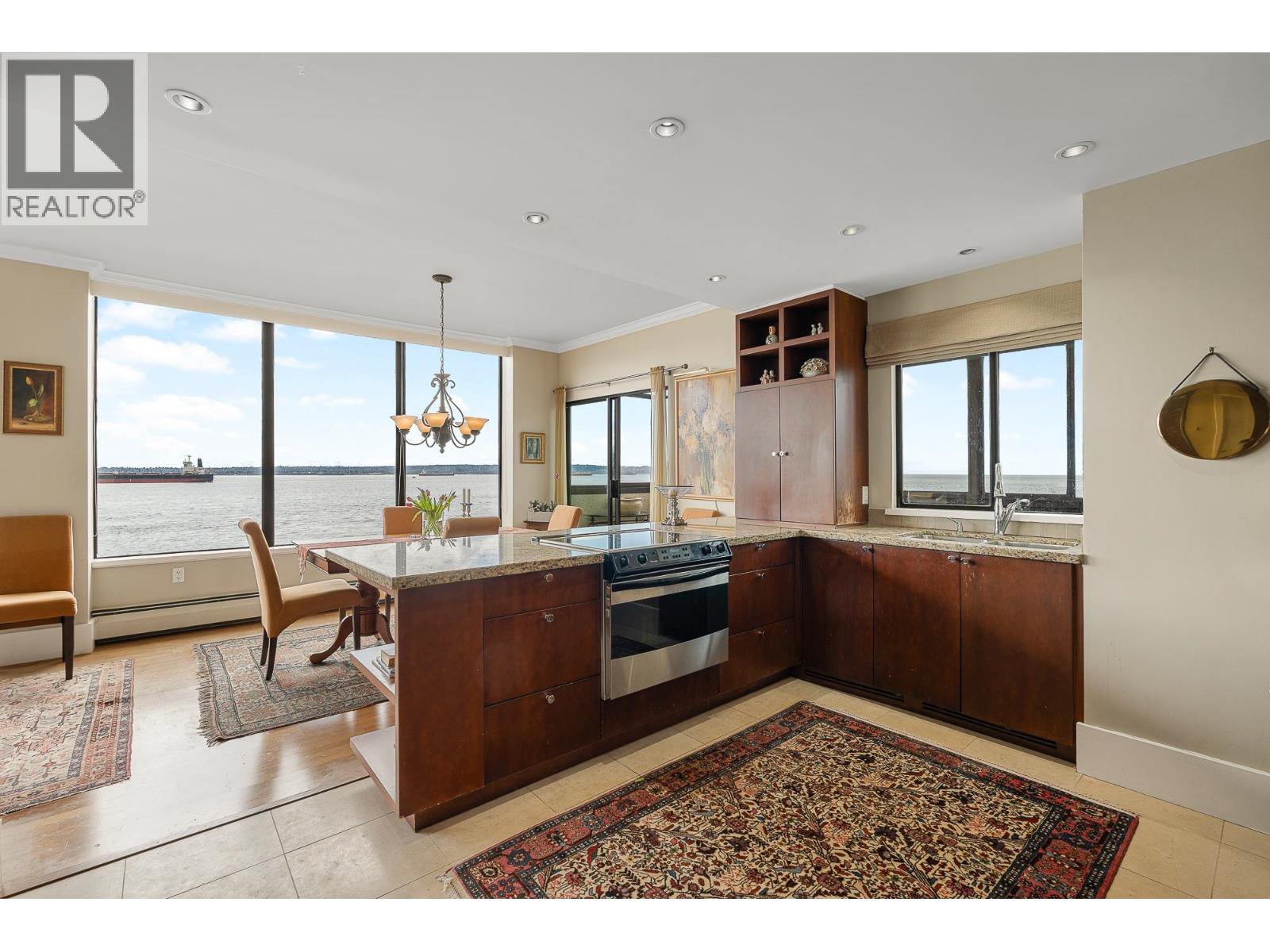 3w 111 18th Street, West Vancouver, British Columbia  V7V 3V3 - Photo 15 - R3116884