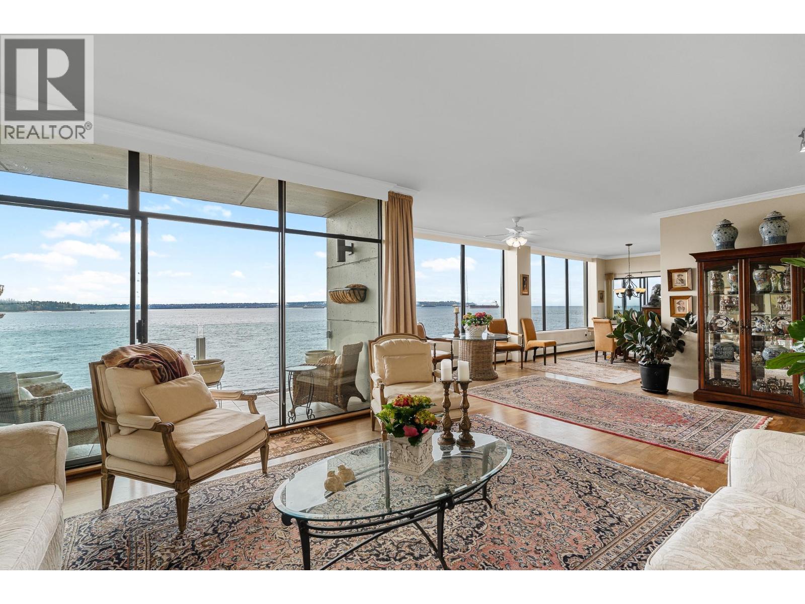 3w 111 18th Street, West Vancouver, British Columbia  V7V 3V3 - Photo 3 - R3116884