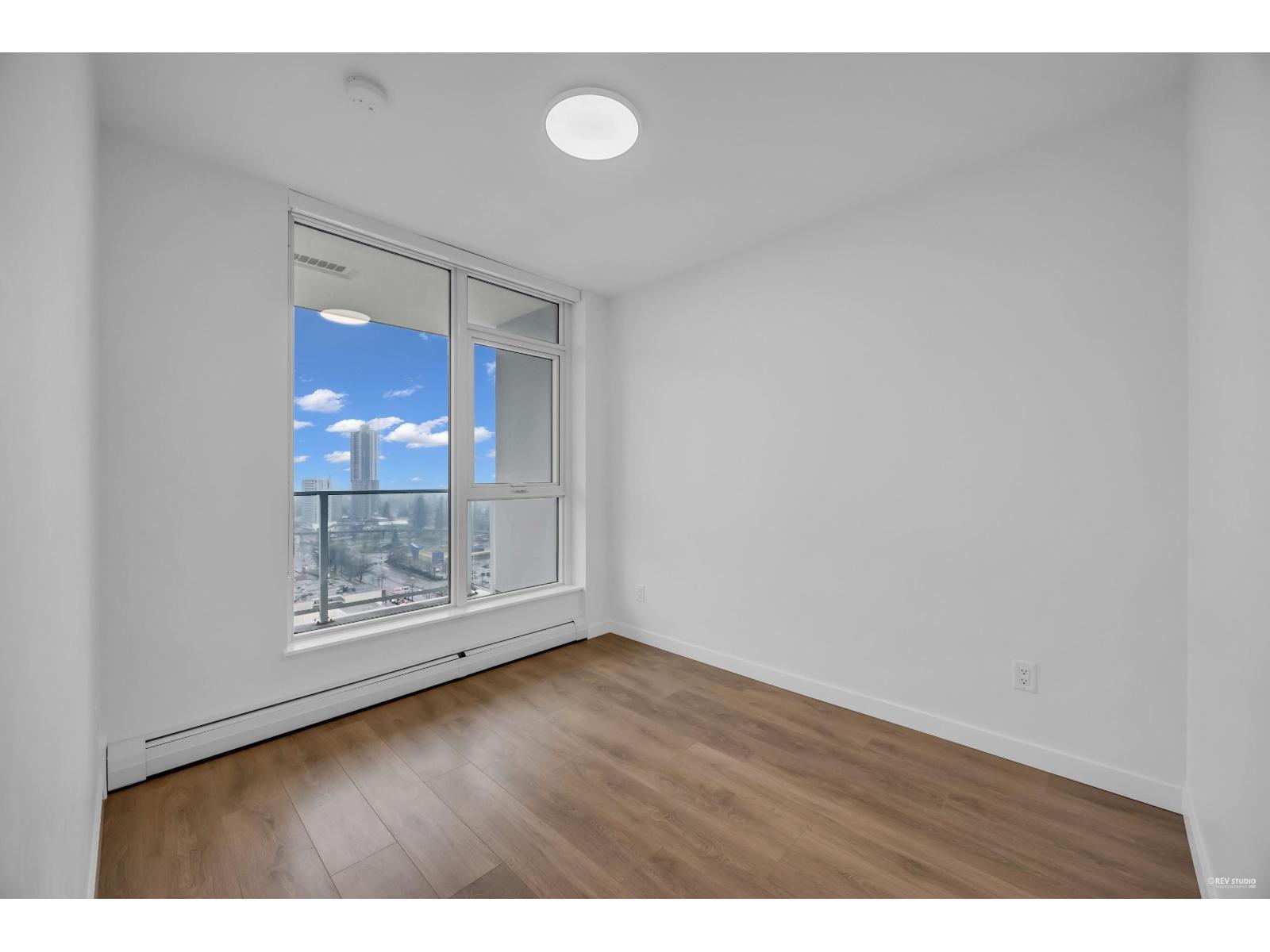 2207 13685 102 Avenue, Surrey, British Columbia  V3T 1N7 - Photo 2 - R3116893