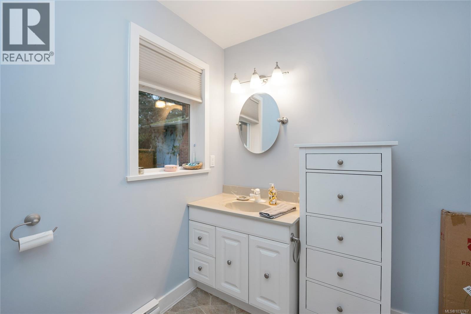 2229 Arbutus Rd, Saanich, British Columbia  V8N 1V2 - Photo 49 - 1032767