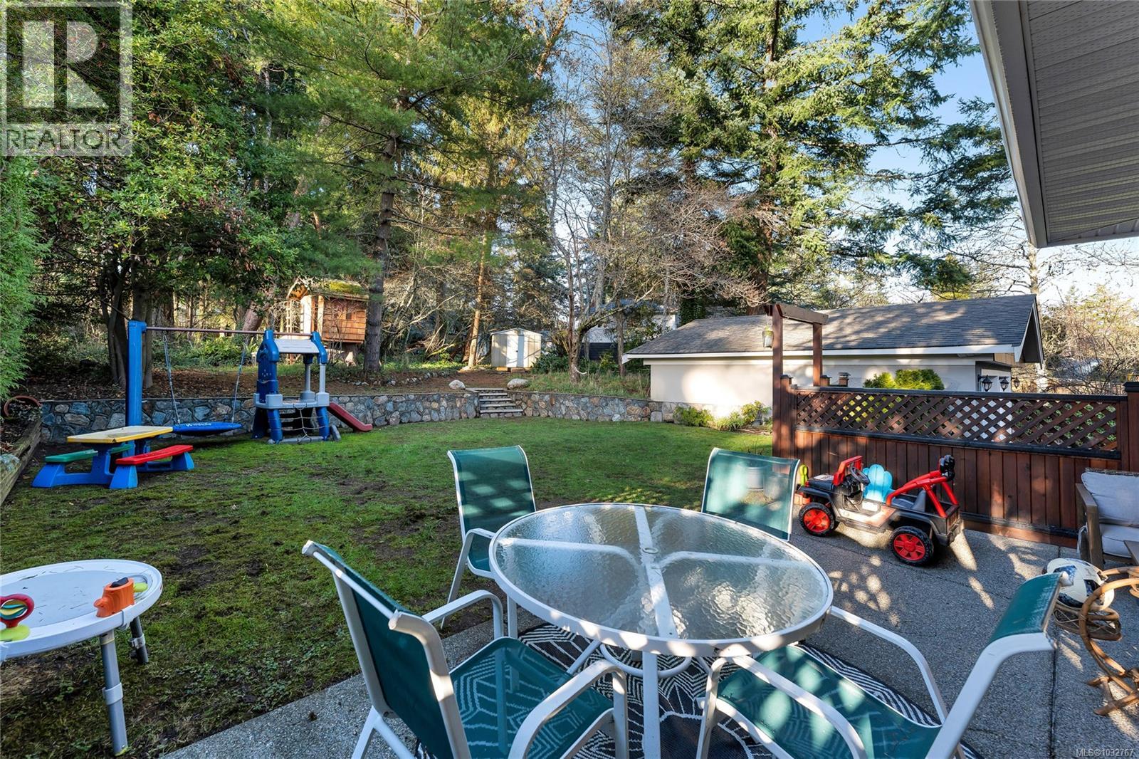 2229 Arbutus Rd, Saanich, British Columbia  V8N 1V2 - Photo 48 - 1032767