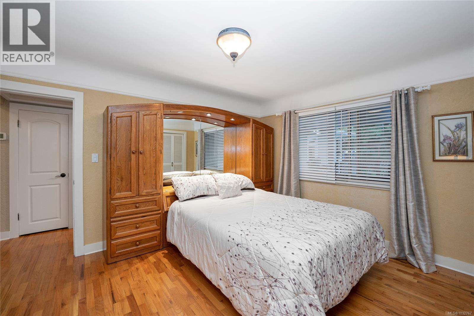 2229 Arbutus Rd, Saanich, British Columbia  V8N 1V2 - Photo 18 - 1032767