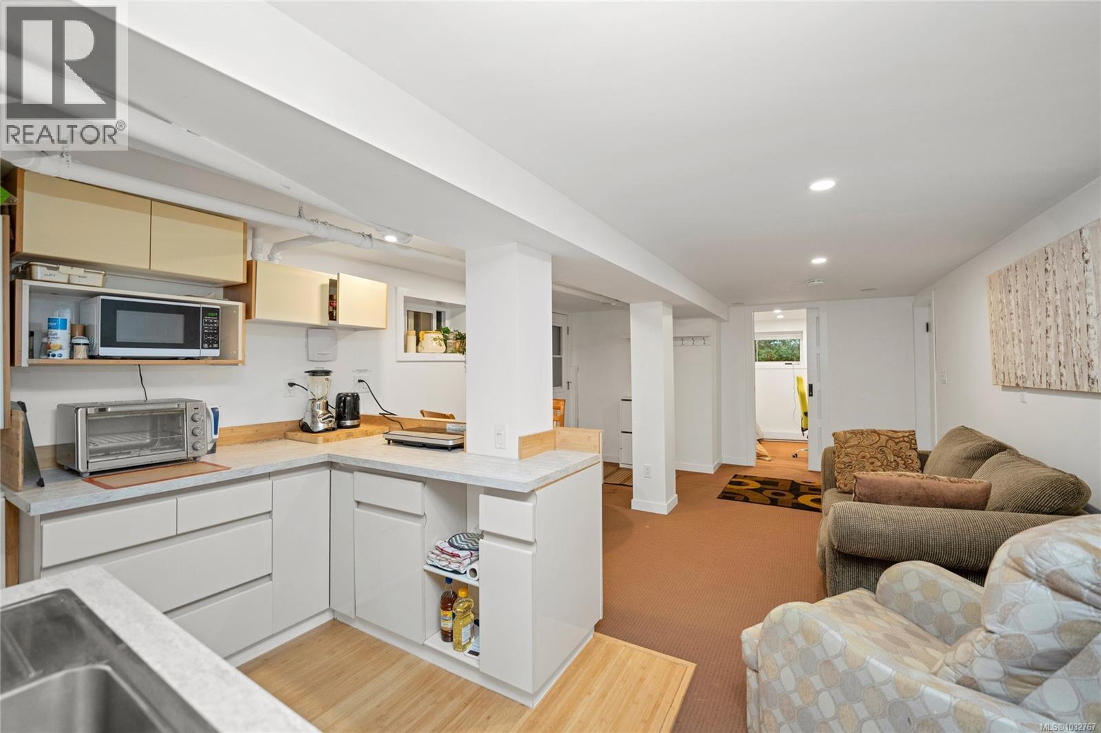 2229 Arbutus Rd, Saanich, British Columbia  V8N 1V2 - Photo 32 - 1032767