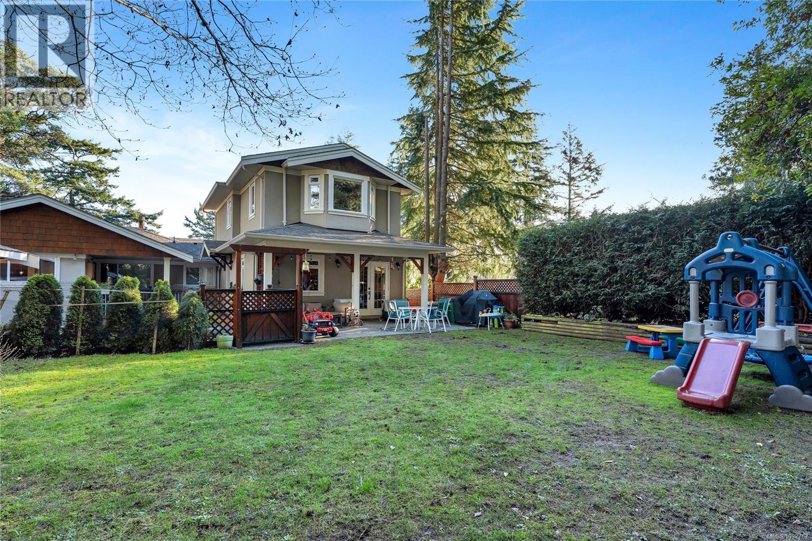 2229 Arbutus Rd, Saanich, British Columbia  V8N 1V2 - Photo 41 - 1032767