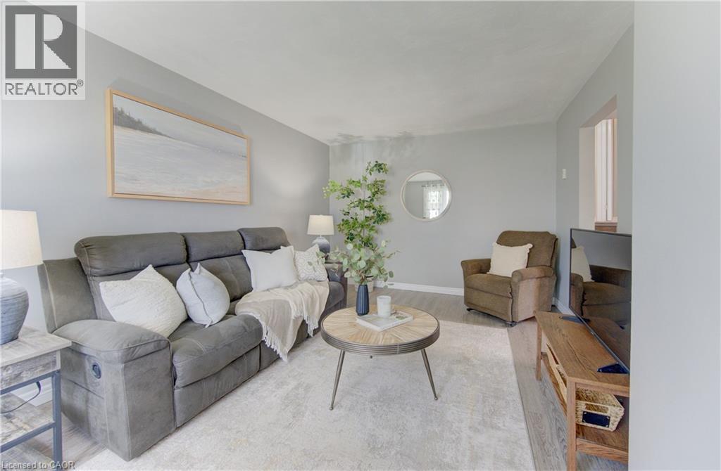 100 Johanna Drive, Cambridge, Ontario  N1S 4A7 - Photo 4 - 40823530