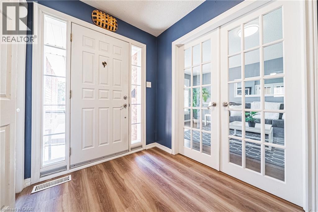 2200 Sandringham Drive, Burlington, Ontario  L7P 1T9 - Photo 5 - 40824799