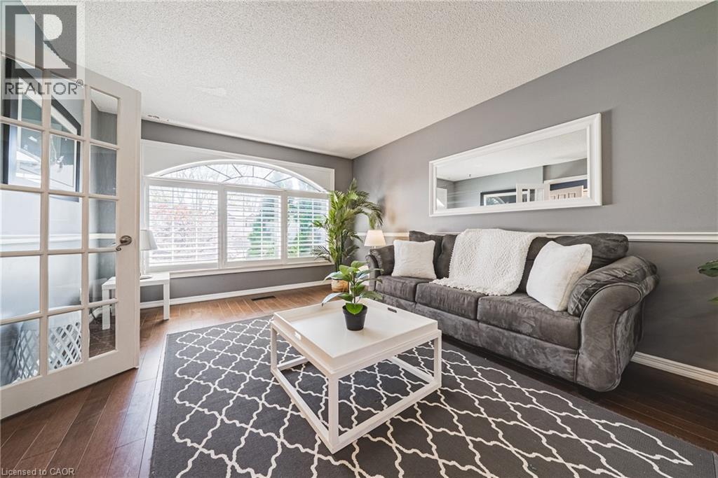 2200 Sandringham Drive, Burlington, Ontario  L7P 1T9 - Photo 8 - 40824799