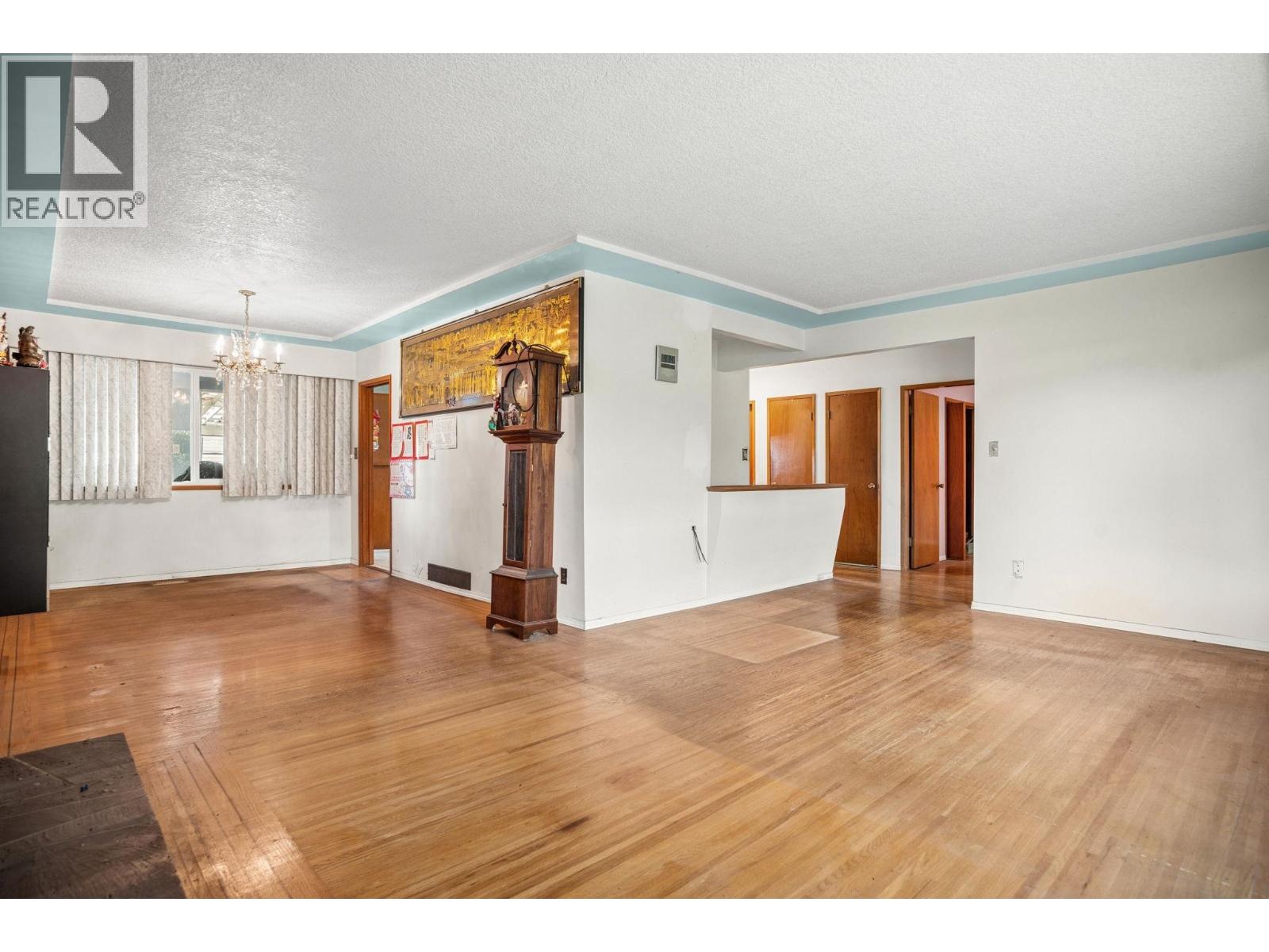 1388 E 60th Avenue, Vancouver, British Columbia  V5X 2A9 - Photo 10 - R3116885