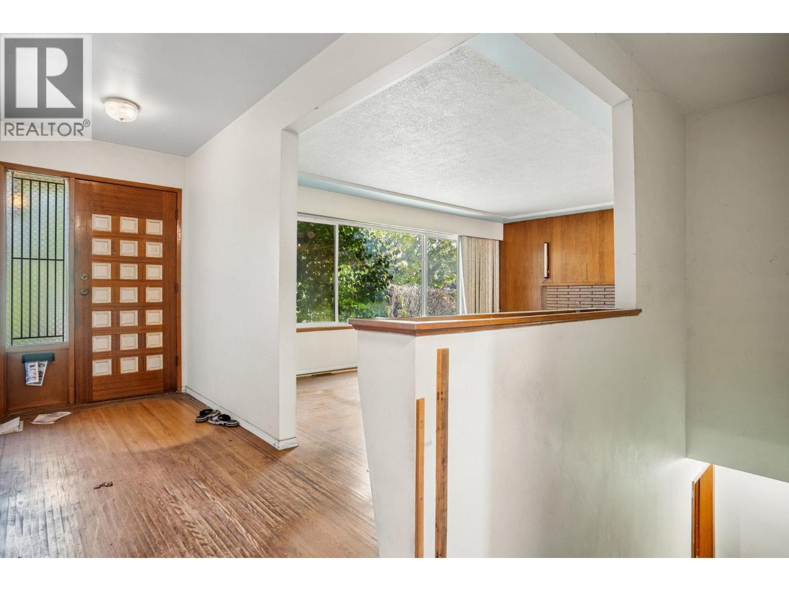 1388 E 60th Avenue, Vancouver, British Columbia  V5X 2A9 - Photo 2 - R3116885