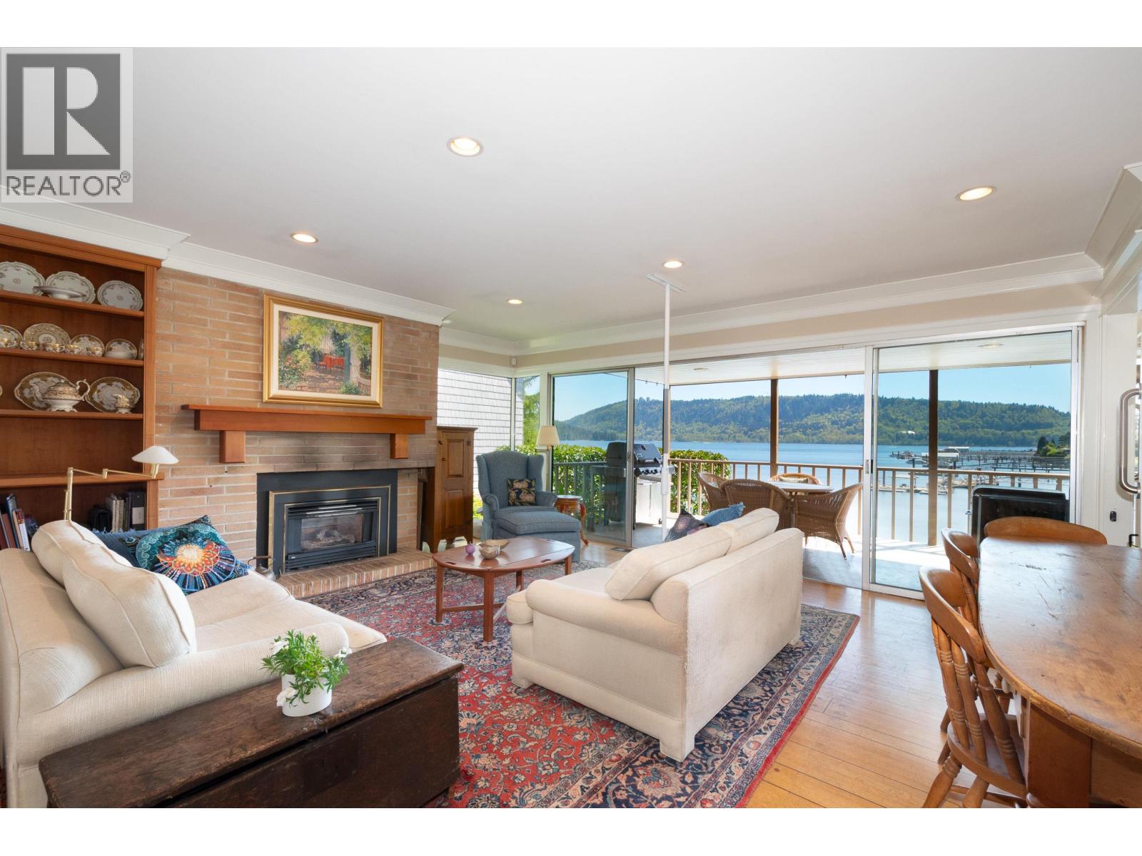 4455 Harris Place, North Vancouver, British Columbia  V7G 1E9 - Photo 4 - R3116908