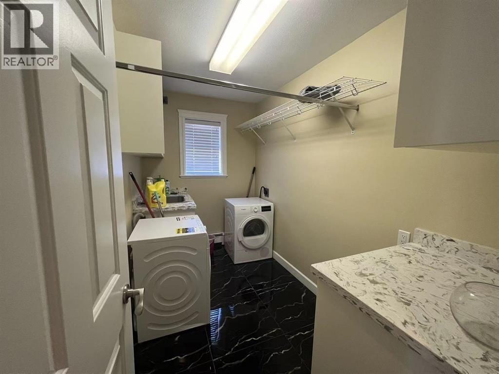 6970 Willingdon, Burnaby, British Columbia  V5J 3R2 - Photo 13 - R3116889