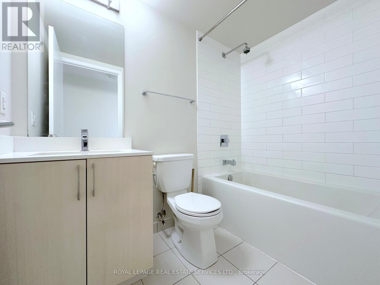 404 - 763 Woodbine Avenue, Toronto, Ontario  M4E 2J4 - Photo 11 - E13054830