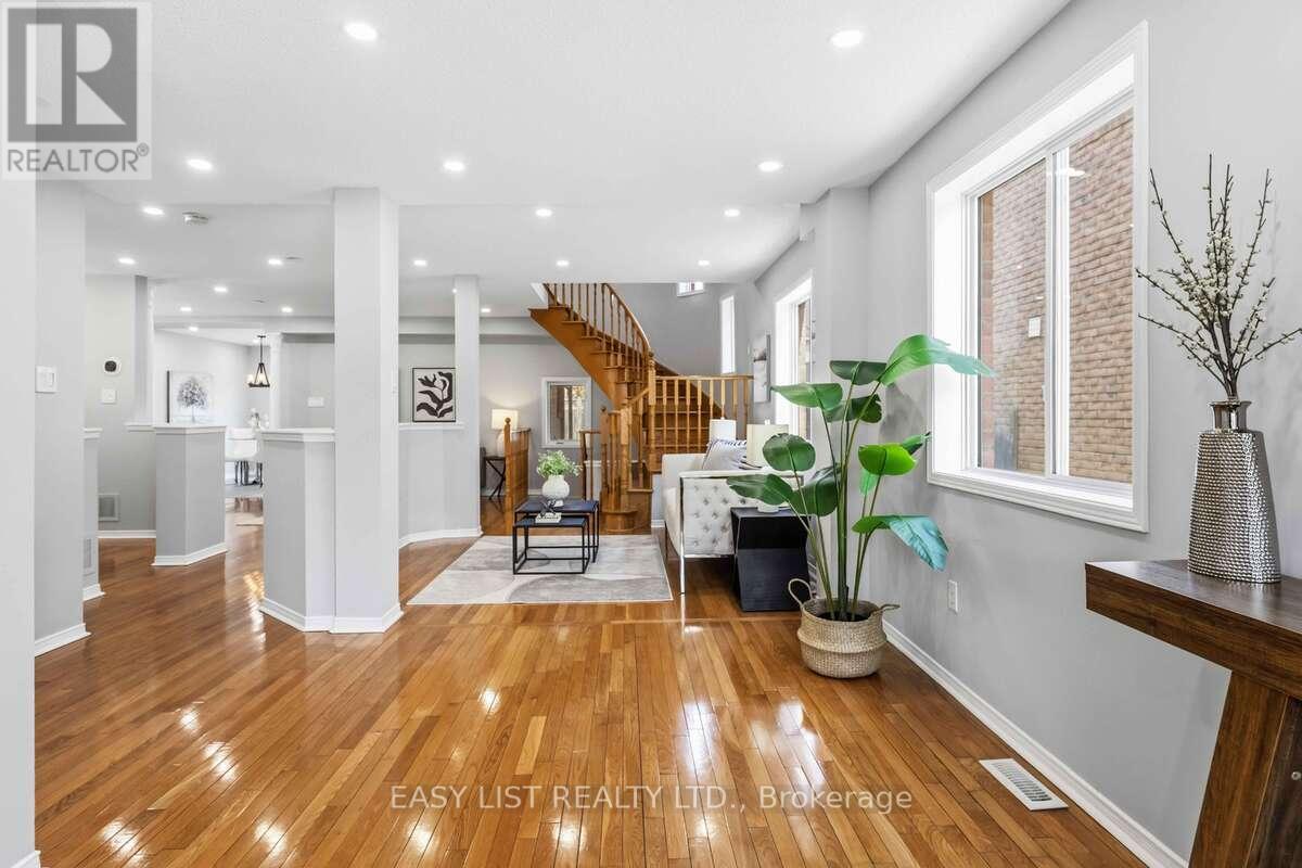 23 Gloria Crescent, Whitby, Ontario  L1P 1V4 - Photo 6 - E13054876