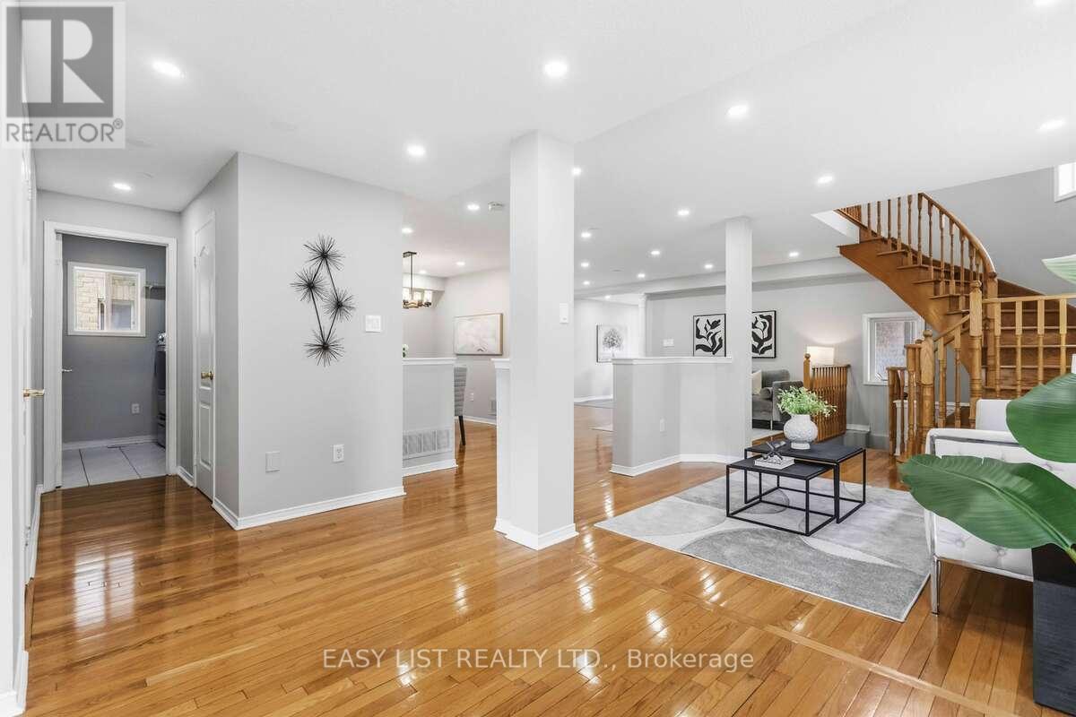 23 Gloria Crescent, Whitby, Ontario  L1P 1V4 - Photo 7 - E13054876