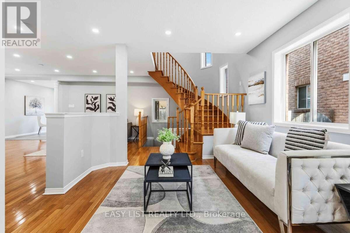 23 Gloria Crescent, Whitby, Ontario  L1P 1V4 - Photo 8 - E13054876