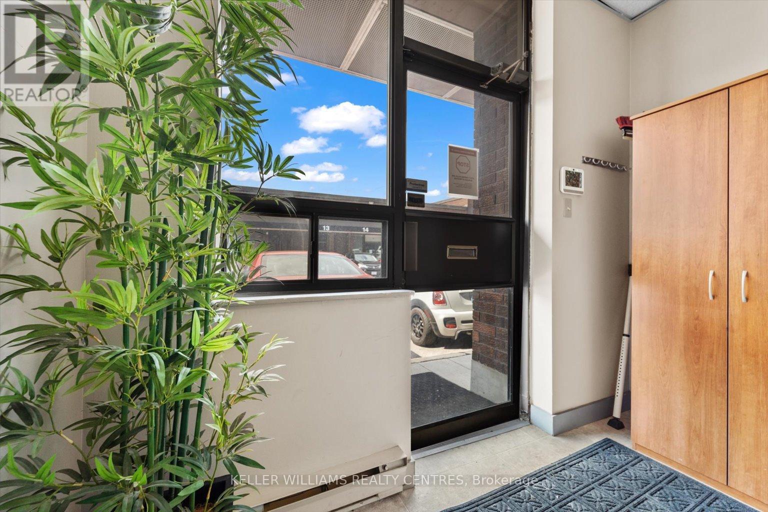 10 - 90 Esna Park Drive, Markham (Milliken Mills West), Ontario  L3R 2R7 - Photo 4 - N13054796