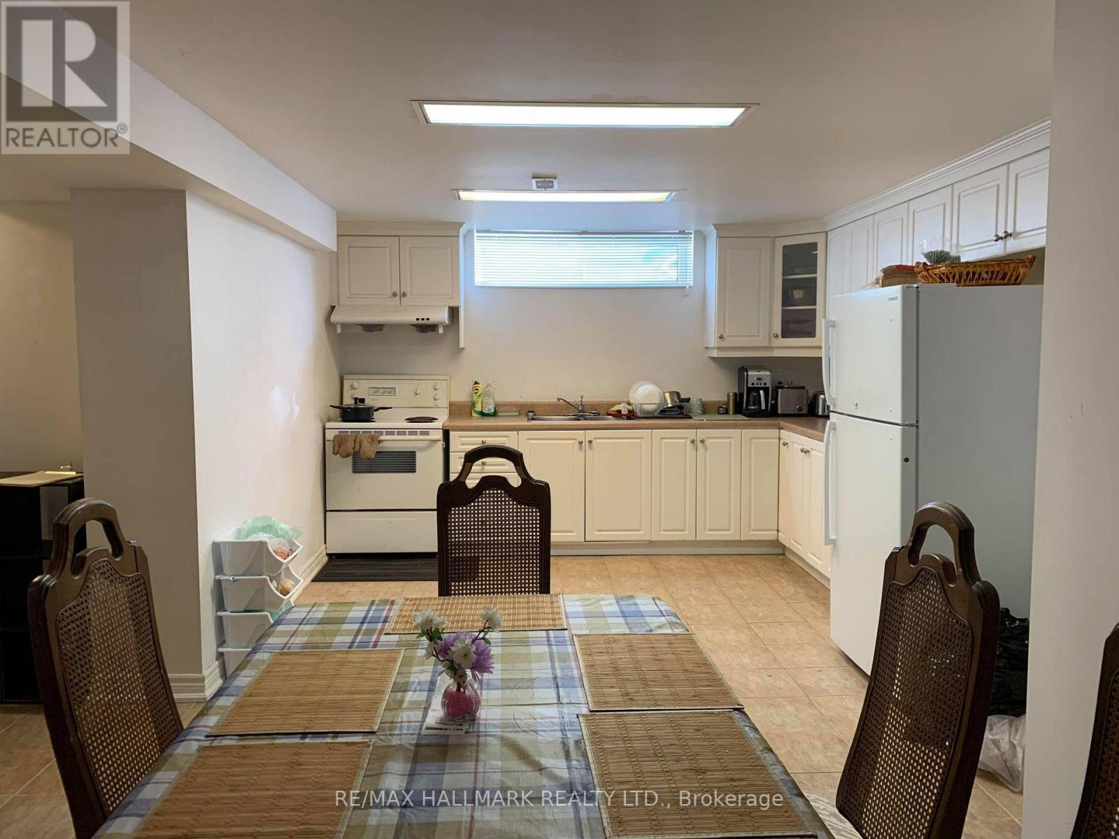 415 Marybay Crescent, Richmond Hill (Crosby), Ontario  L4C 2X5 - Photo 4 - N13054804