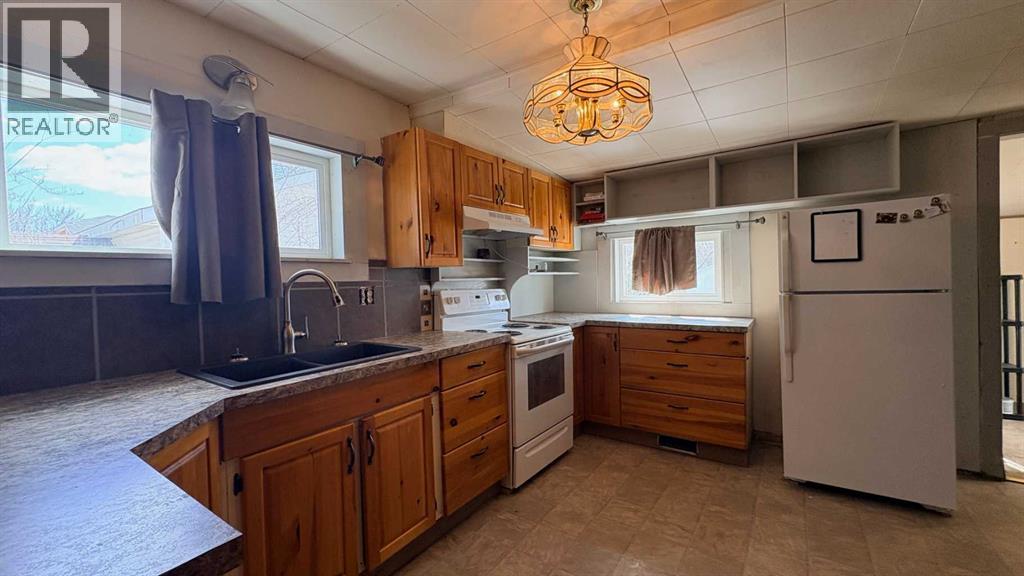 1209 5 Avenue, Wainwright, Alberta  T9W 1L8 - Photo 4 - A2303860