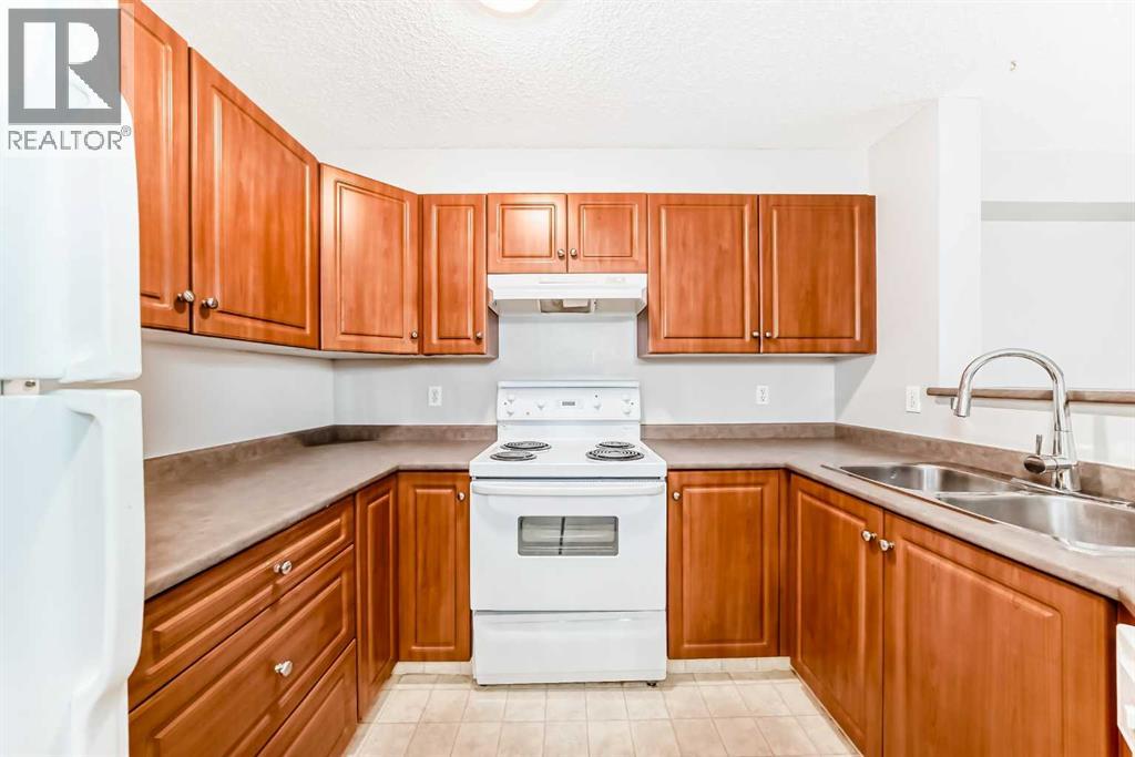 312, 17 Country Village Bay NE, Calgary, Alberta  T3K 5Z3 - Photo 6 - A2268620