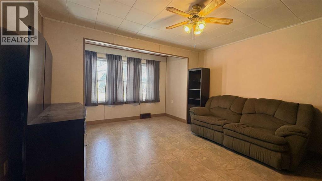 1209 5 Avenue, Wainwright, Alberta  T9W 1L8 - Photo 5 - A2303860