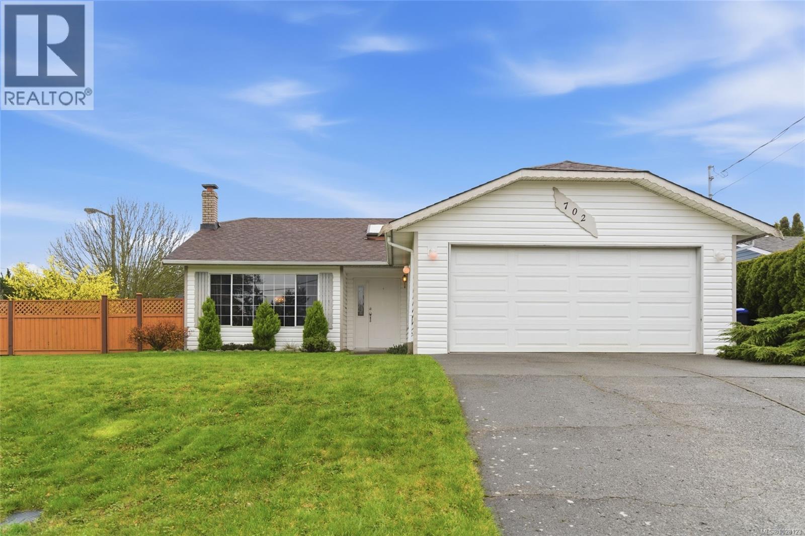 702 Forsyth Ave, Parksville, British Columbia