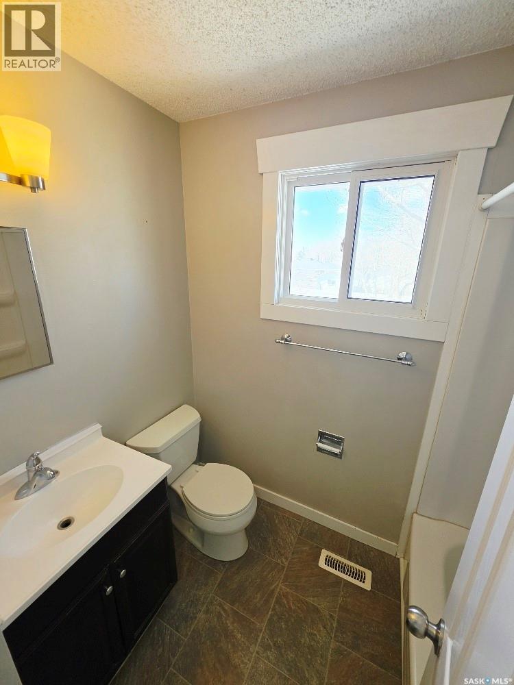 84 Rothwell Crescent, Regina, Saskatchewan  S4N 1R6 - Photo 8 - SK031747