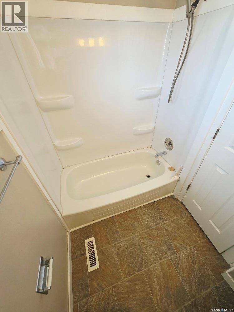 84 Rothwell Crescent, Regina, Saskatchewan  S4N 1R6 - Photo 9 - SK031747