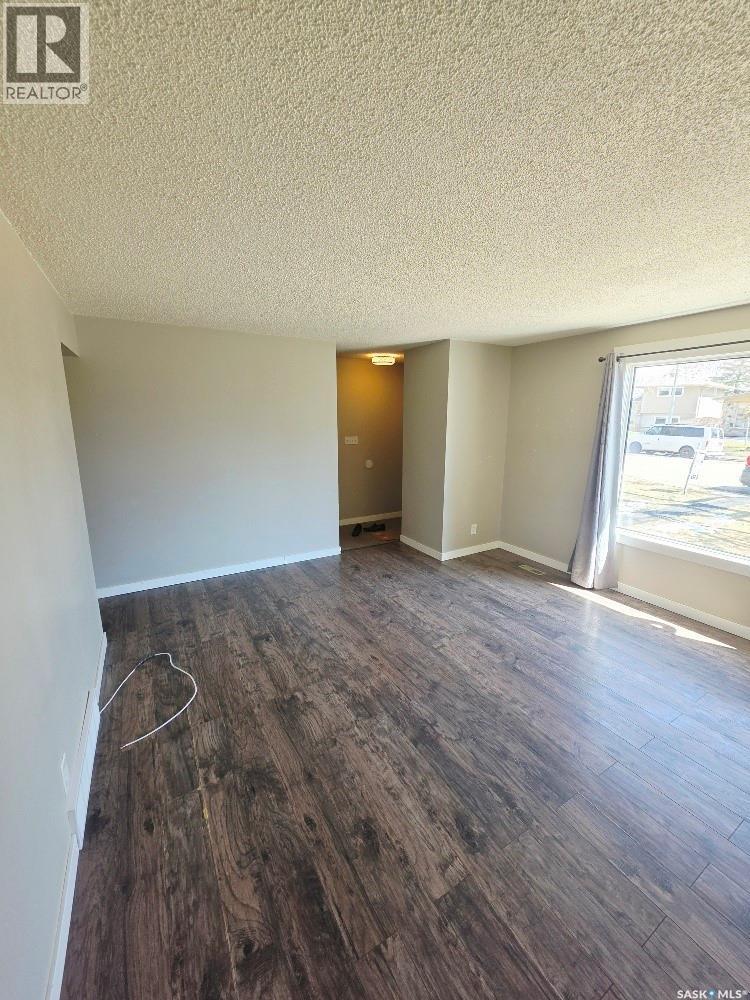 84 Rothwell Crescent, Regina, Saskatchewan  S4N 1R6 - Photo 2 - SK031747