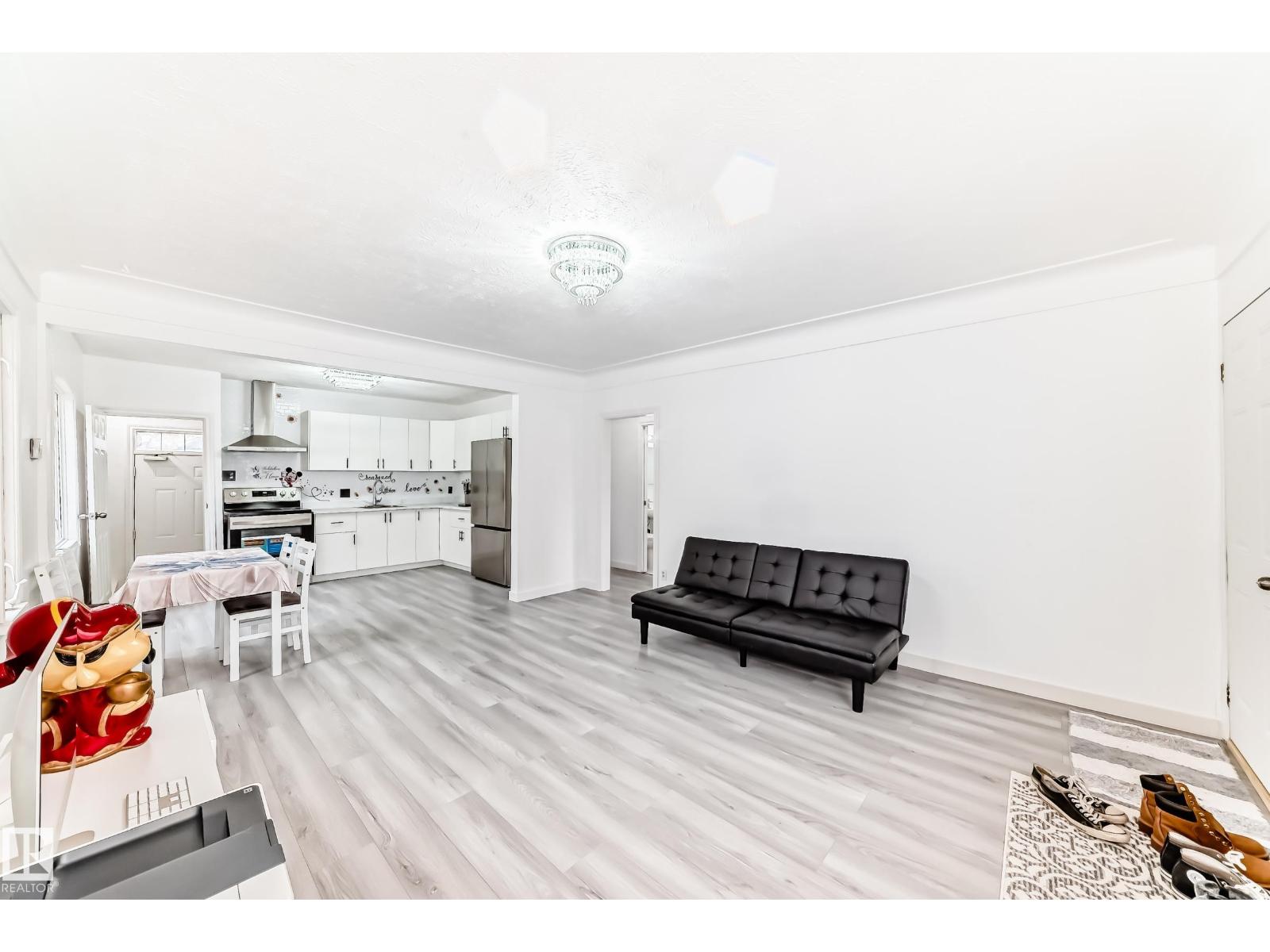 9221 110 Av NW, Edmonton, Alberta  T5H 1H2 - Photo 5 - E4482514