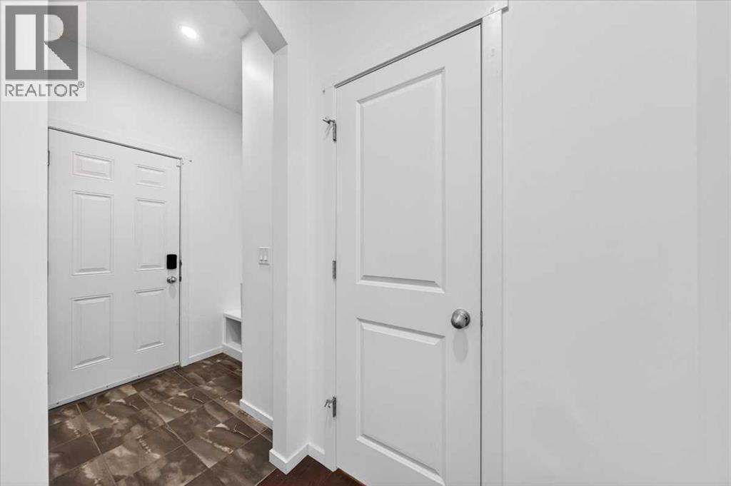 20 Nolancrest Green NW, Calgary, Alberta  T3R 0P8 - Photo 9 - A2304184