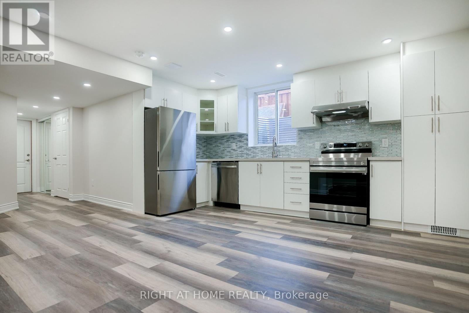 Bsmt - 440 Downes Jackson Heights, Milton, Ontario  L9T 8V7 - Photo 3 - W13054812