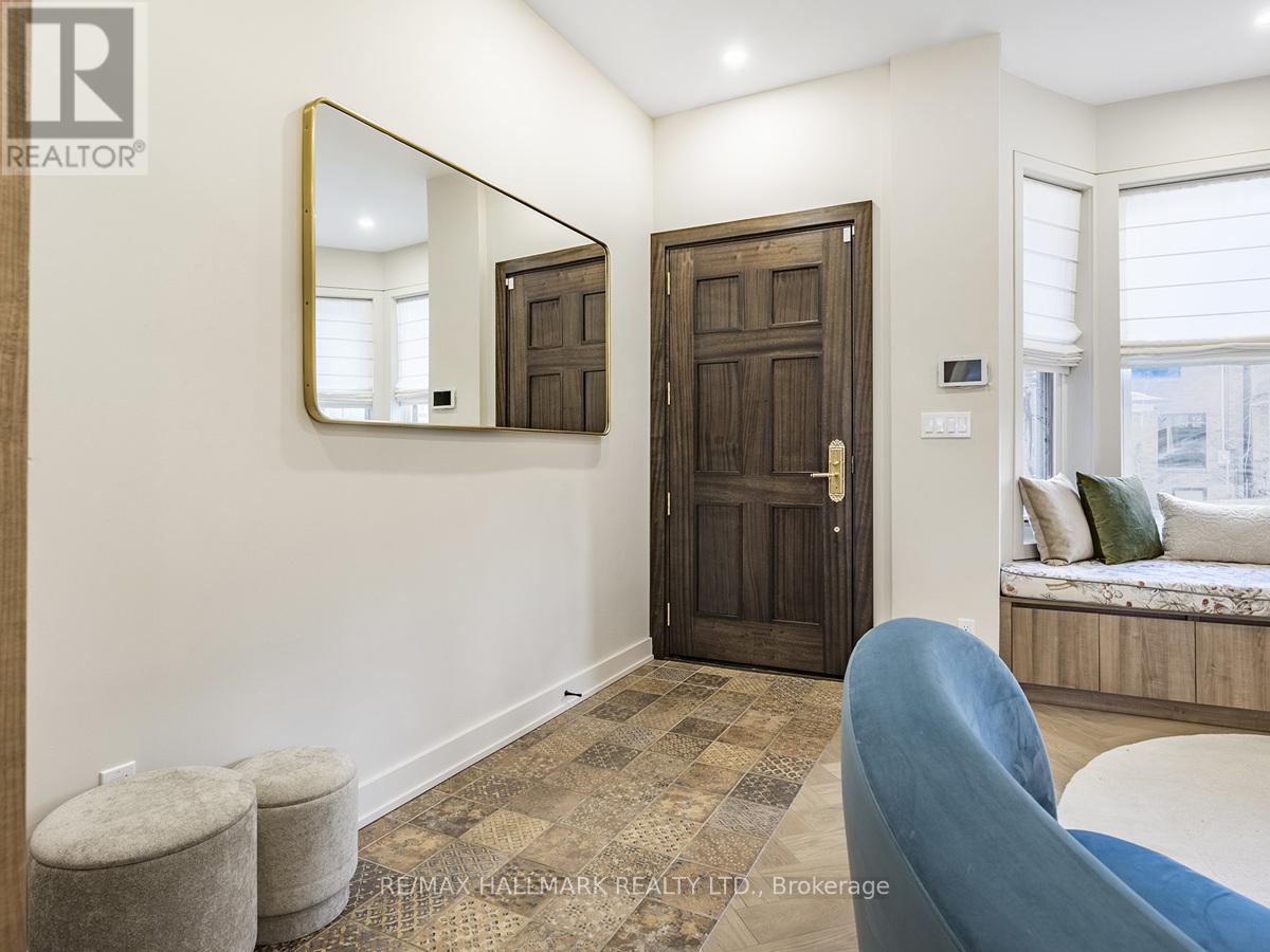 40 Fuller Avenue, Toronto, Ontario  M6R 2C3 - Photo 2 - W13054836