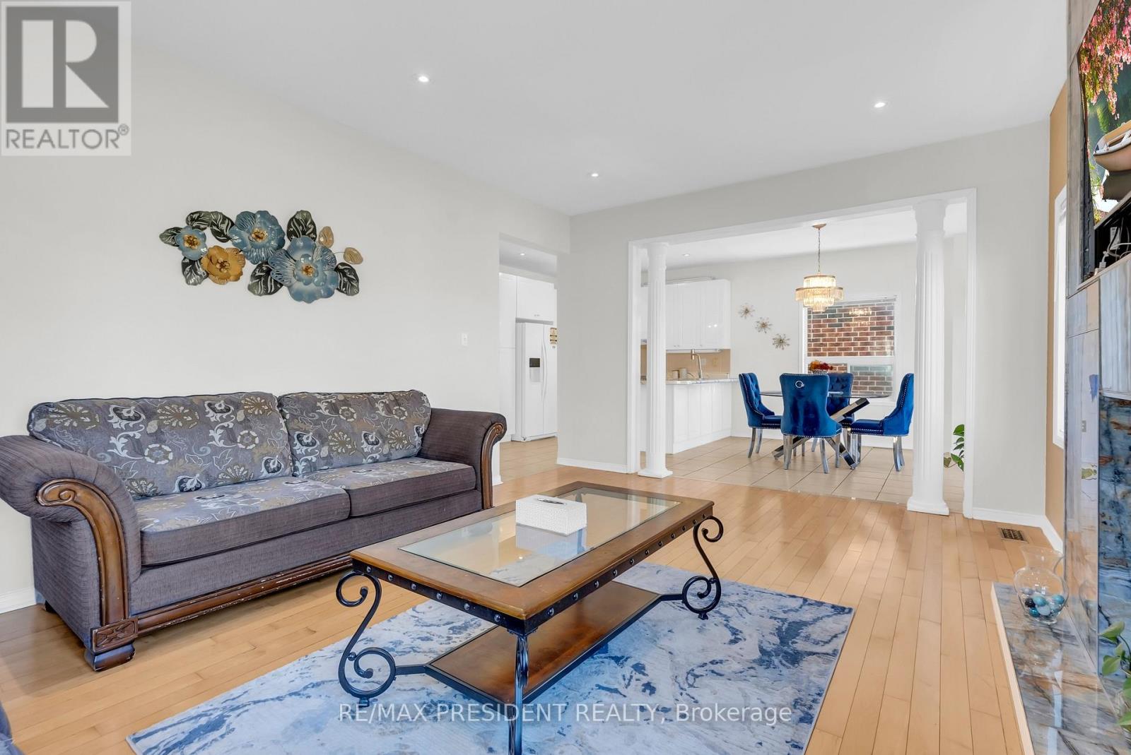 1 Crown Victoria Drive, Brampton (Fletcher's Meadow), Ontario  L7A 3A2 - Photo 12 - W13054856