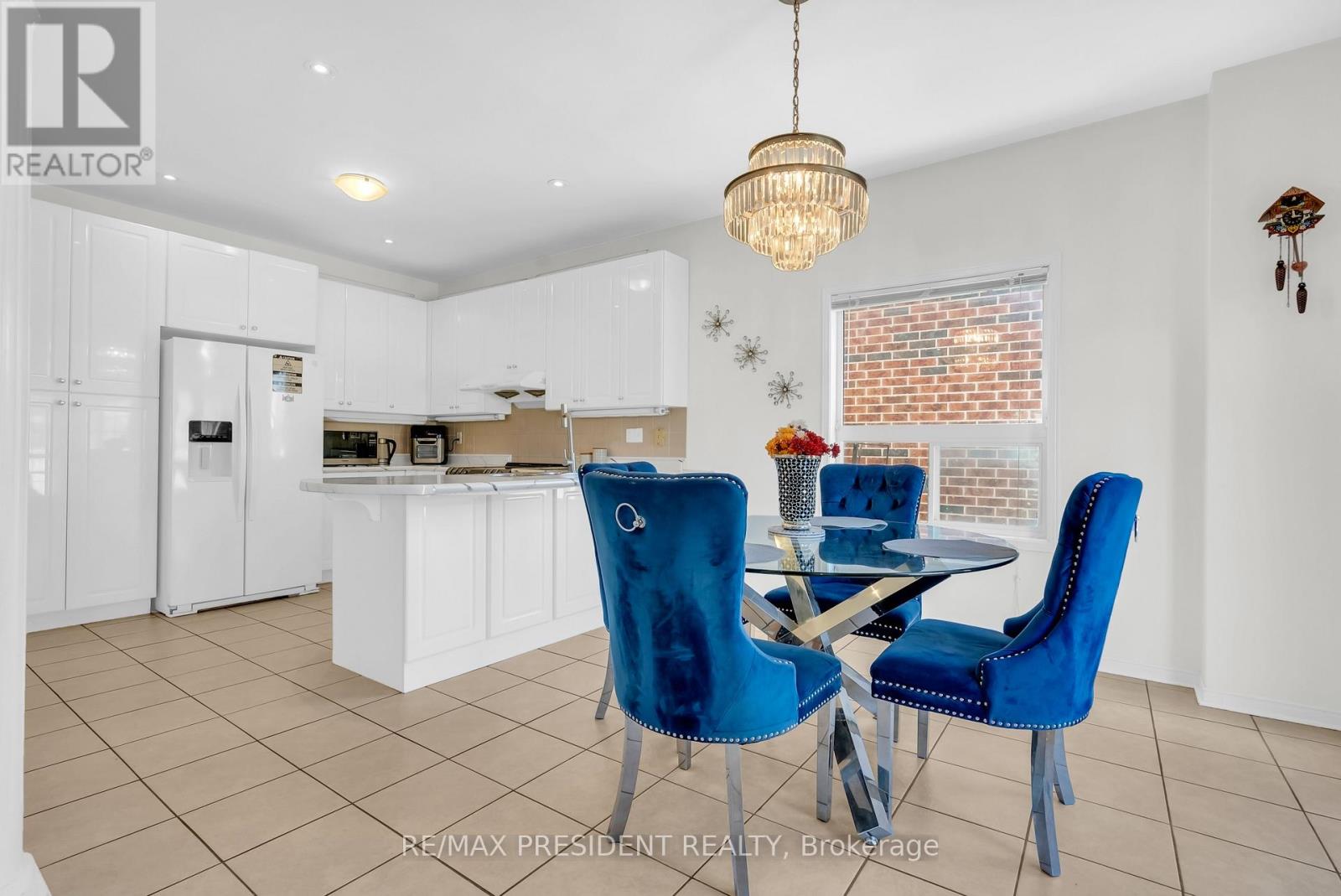 1 Crown Victoria Drive, Brampton (Fletcher's Meadow), Ontario  L7A 3A2 - Photo 18 - W13054856