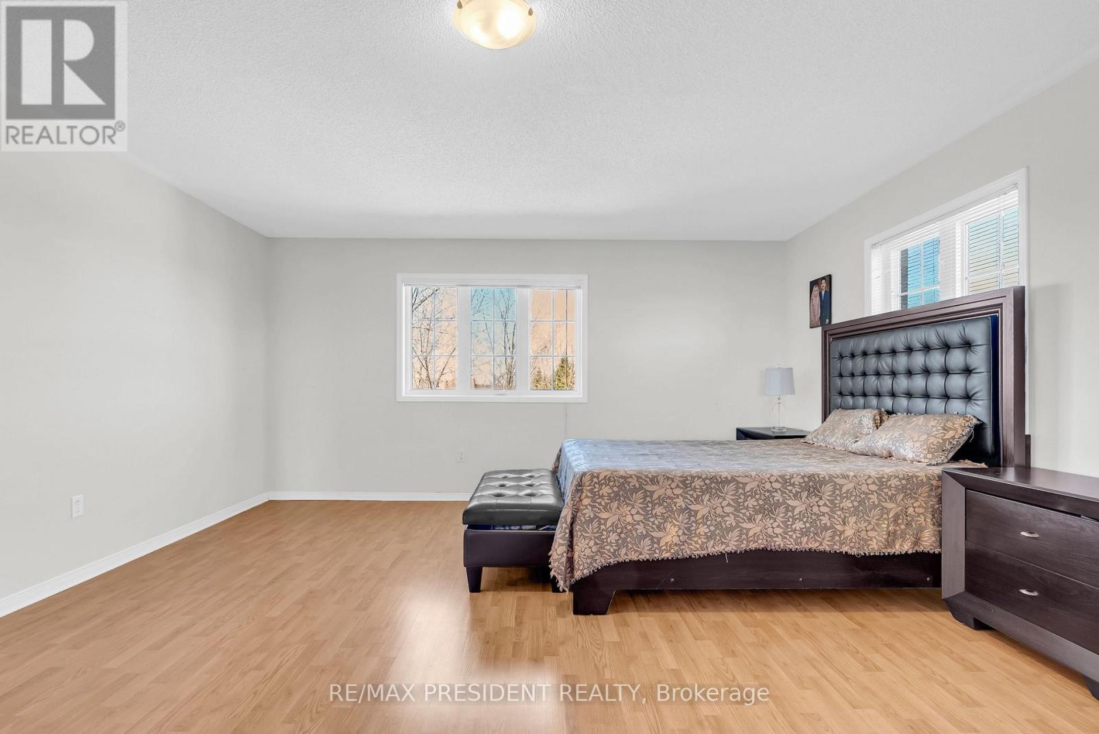 1 Crown Victoria Drive, Brampton (Fletcher's Meadow), Ontario  L7A 3A2 - Photo 27 - W13054856