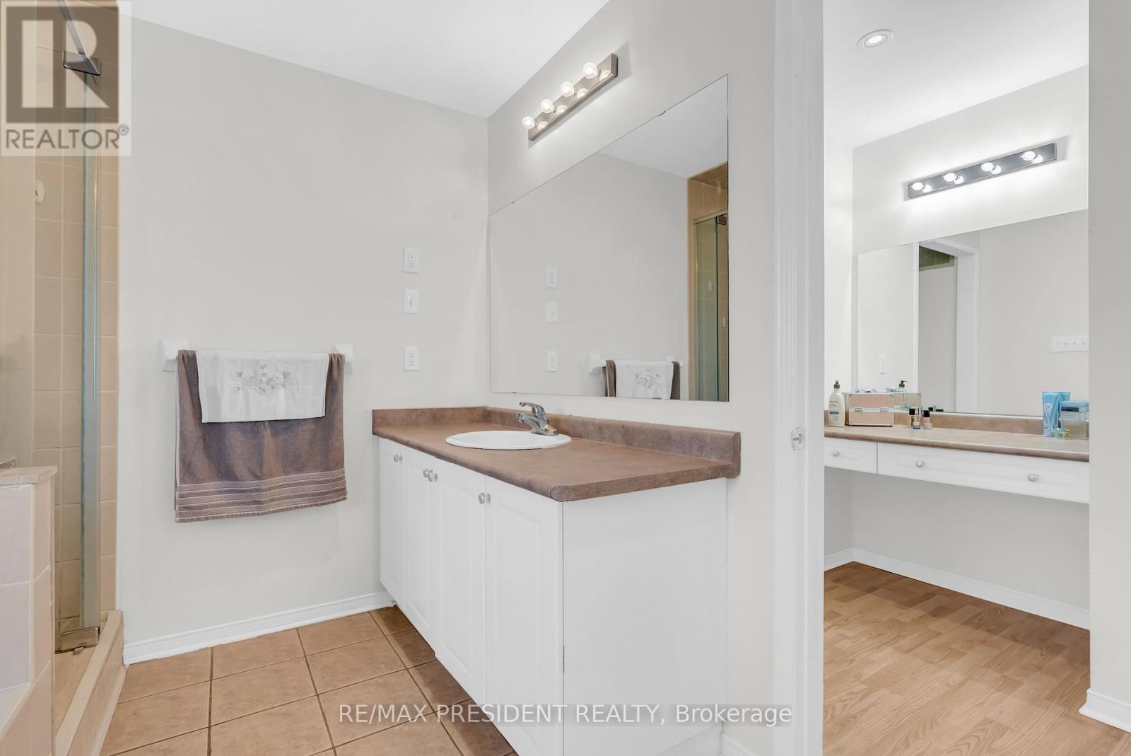 1 Crown Victoria Drive, Brampton (Fletcher's Meadow), Ontario  L7A 3A2 - Photo 32 - W13054856