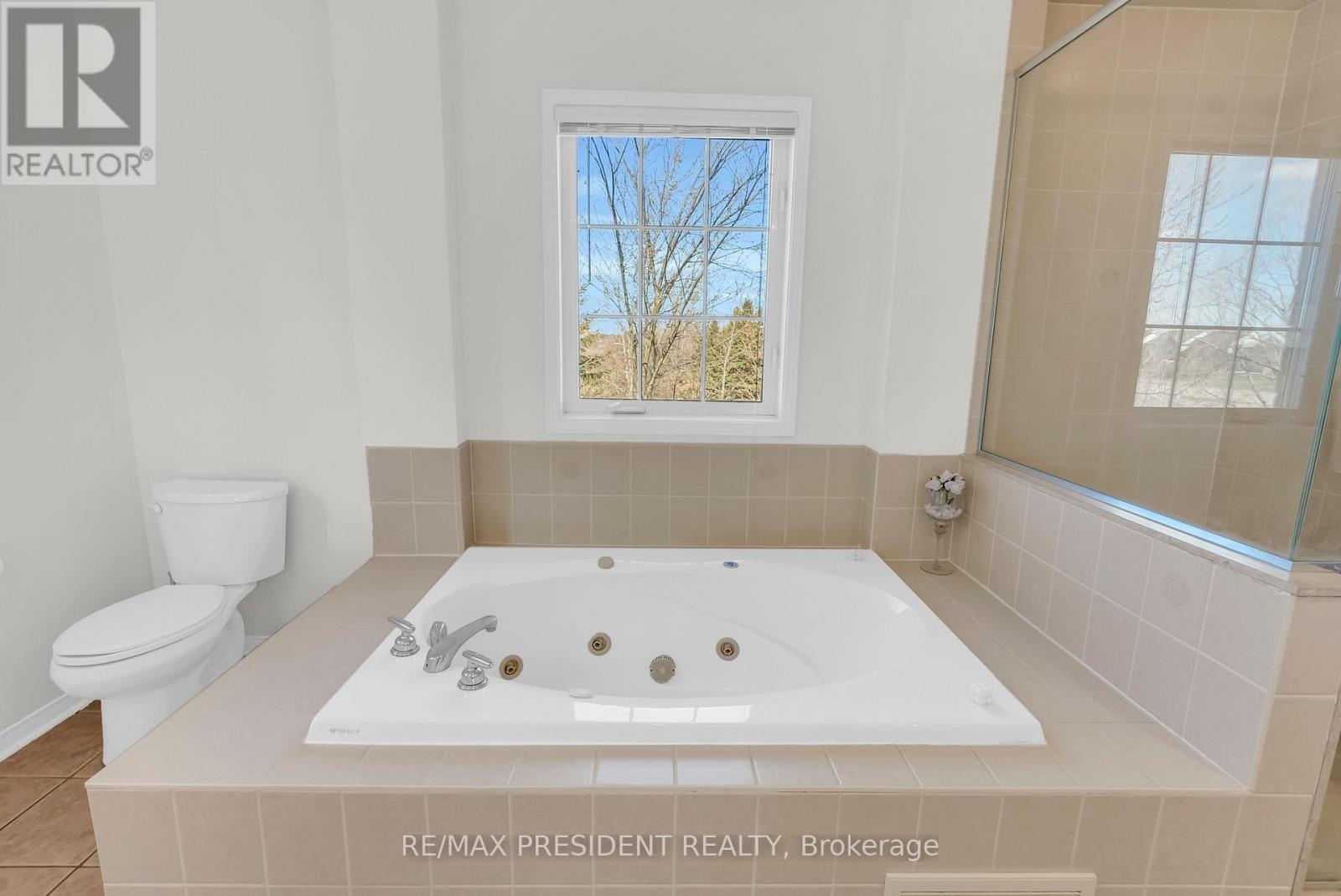 1 Crown Victoria Drive, Brampton (Fletcher's Meadow), Ontario  L7A 3A2 - Photo 34 - W13054856