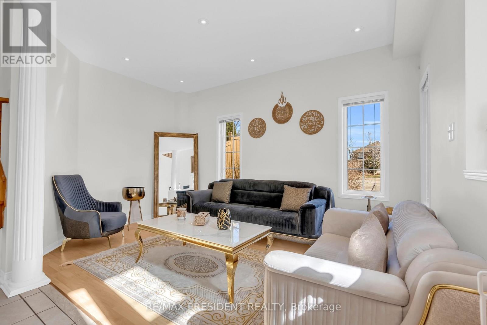 1 Crown Victoria Drive, Brampton (Fletcher's Meadow), Ontario  L7A 3A2 - Photo 7 - W13054856