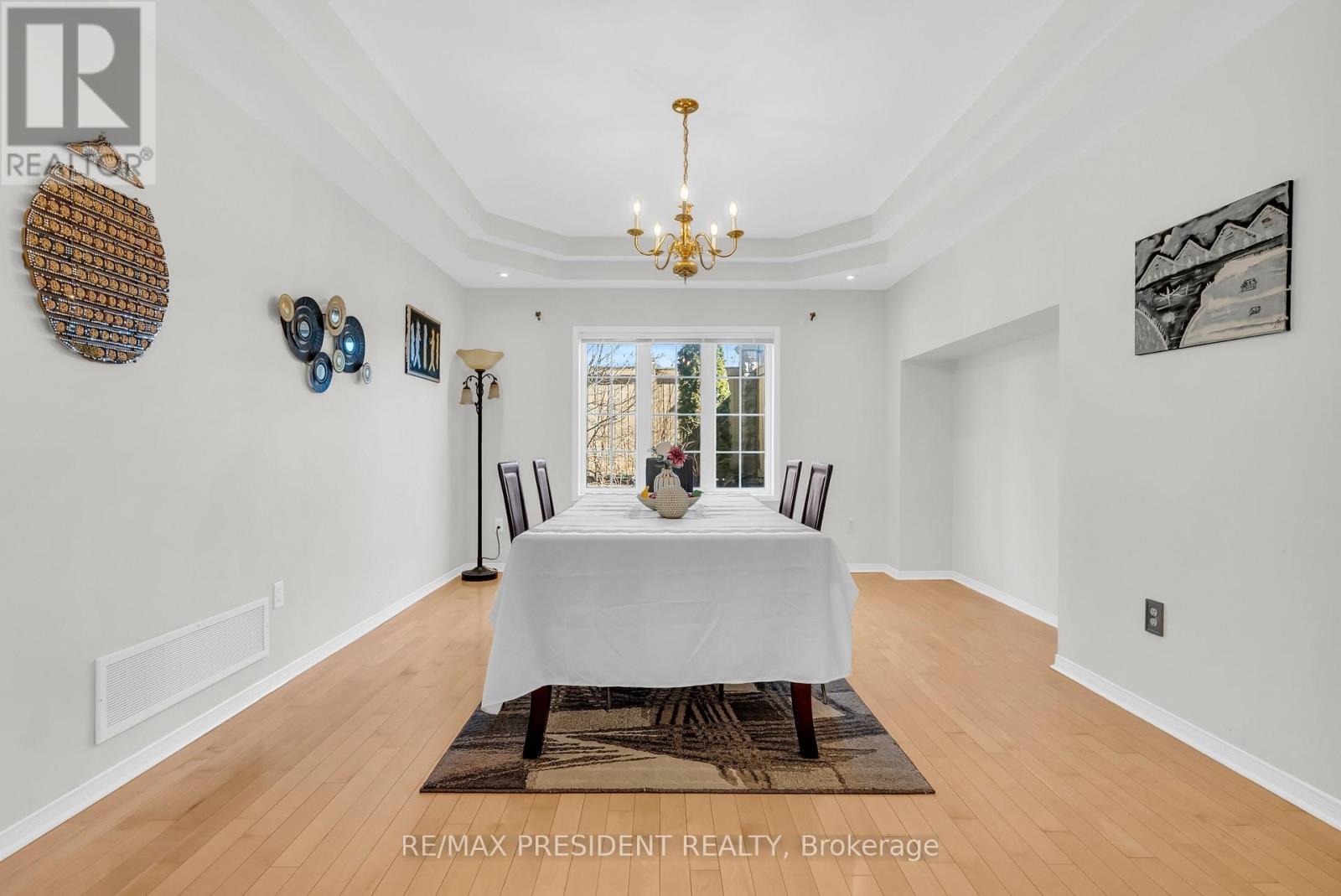 1 Crown Victoria Drive, Brampton (Fletcher's Meadow), Ontario  L7A 3A2 - Photo 8 - W13054856