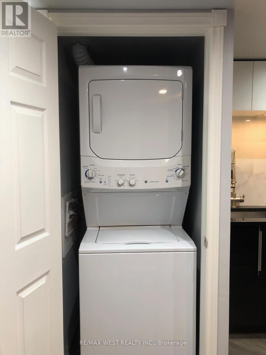 1007 - 300 Webb Drive, Mississauga, Ontario  L5B 3W3 - Photo 11 - W13054904