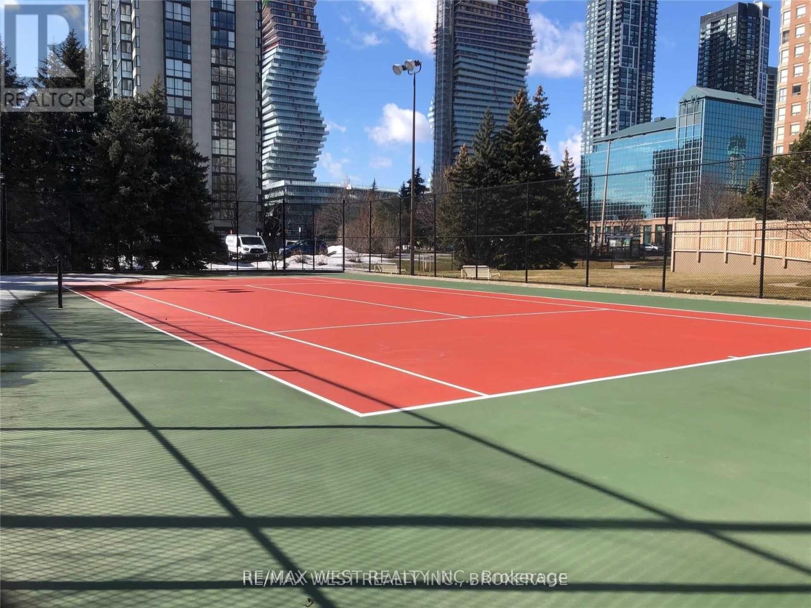 1007 - 300 Webb Drive, Mississauga, Ontario  L5B 3W3 - Photo 16 - W13054904