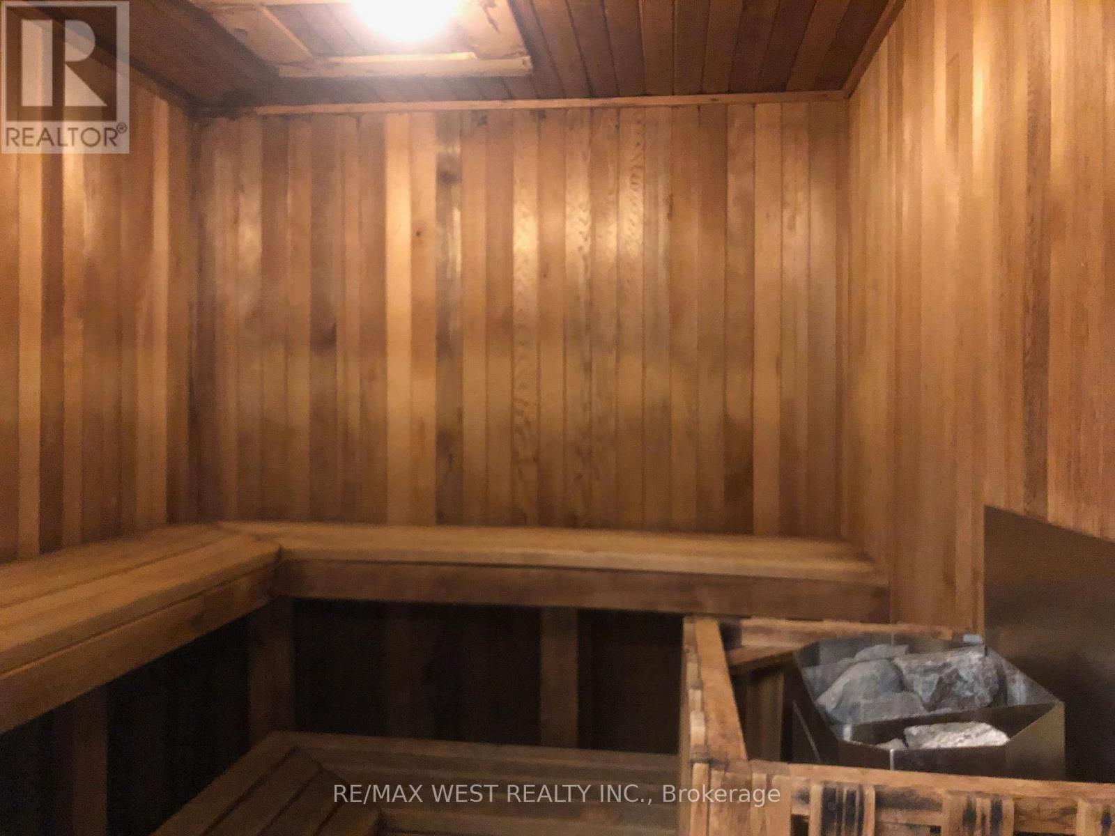 1007 - 300 Webb Drive, Mississauga, Ontario  L5B 3W3 - Photo 19 - W13054904