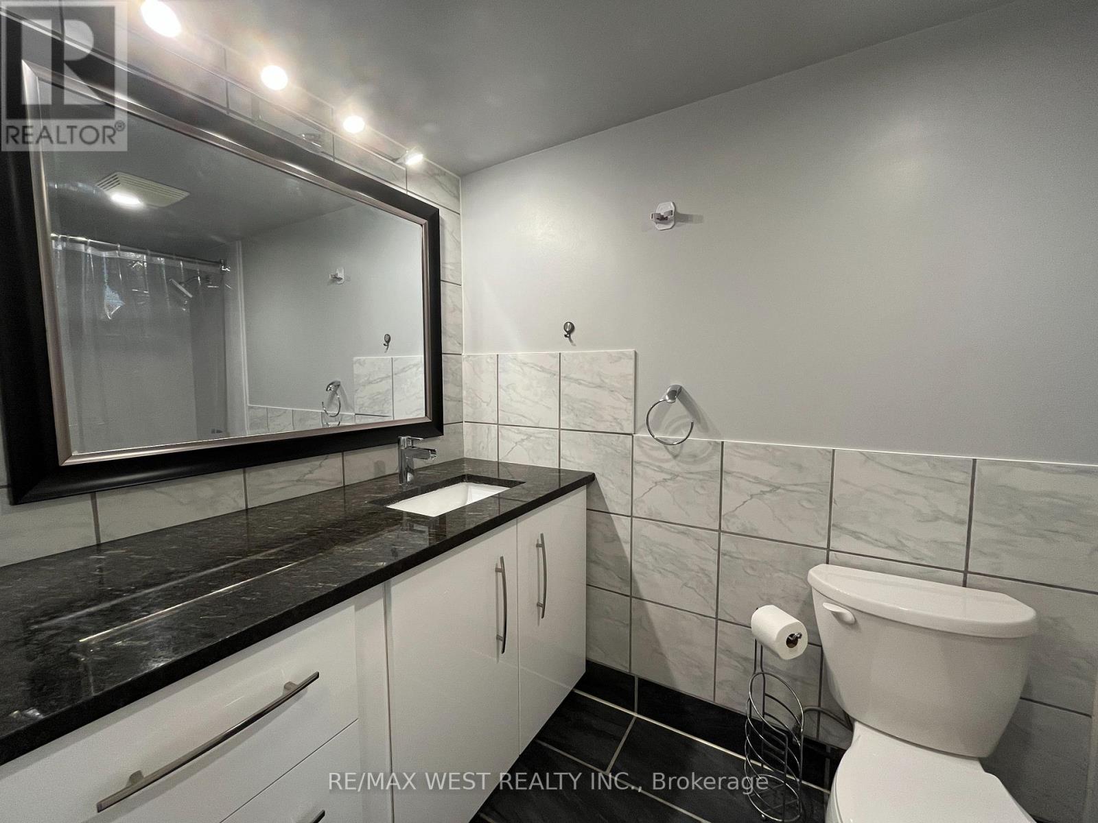 1007 - 300 Webb Drive, Mississauga, Ontario  L5B 3W3 - Photo 6 - W13054904