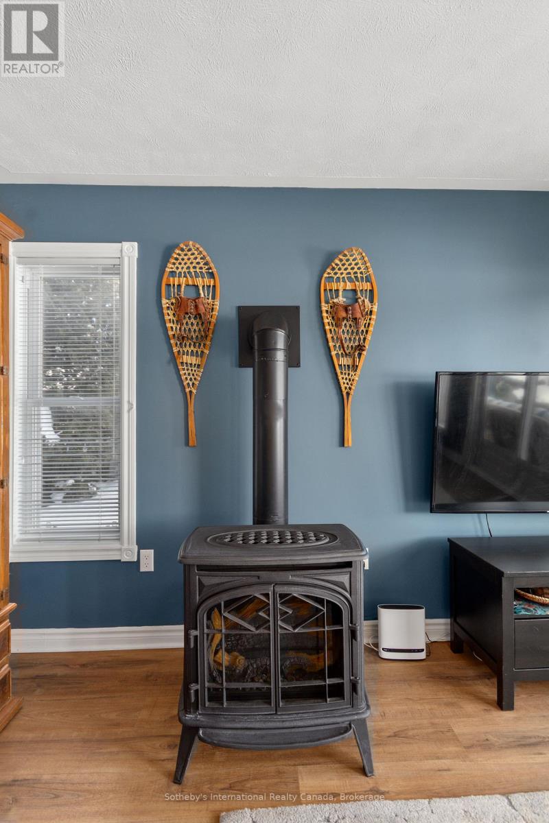 604 Champlain Road, Tiny, Ontario  L9M 0C2 - Photo 13 - S12765292