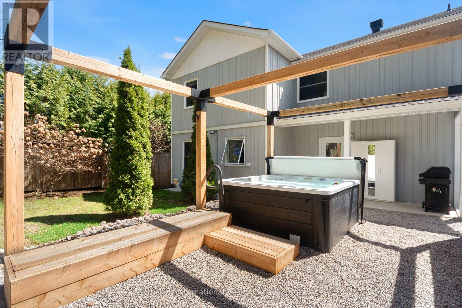 604 Champlain Road, Tiny, Ontario  L9M 0C2 - Photo 37 - S12765292