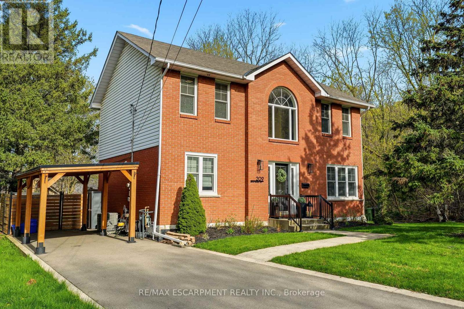 209 Rifle Range Road, Hamilton, Ontario  L8S 3B8 - Photo 2 - X13054896