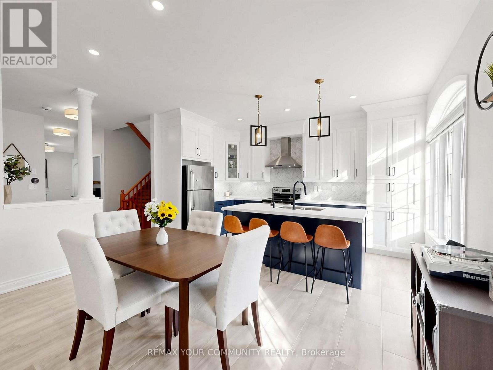 2327 Sutton Drive, Burlington, Ontario  L7L 6Y9 - Photo 19 - W13052756